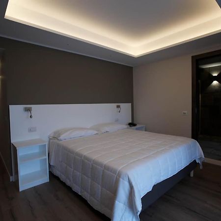 Onorati Hotel Priverno Экстерьер фото
