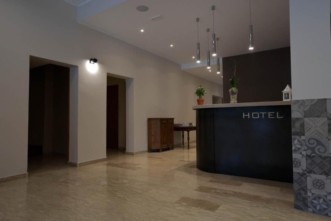Onorati Hotel Priverno Экстерьер фото
