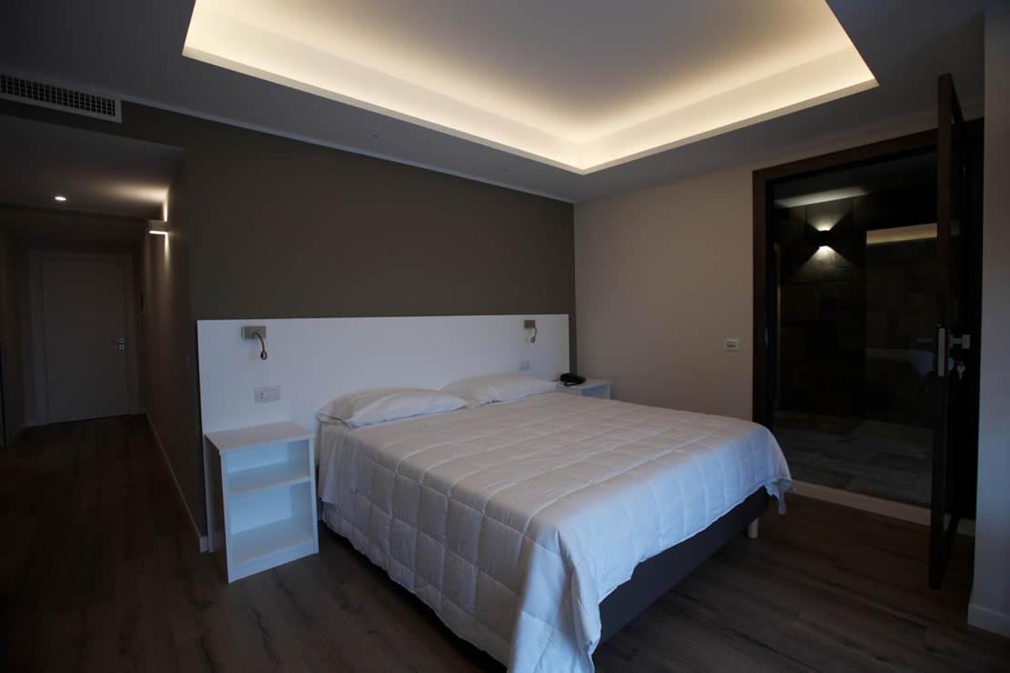 Onorati Hotel Priverno Экстерьер фото